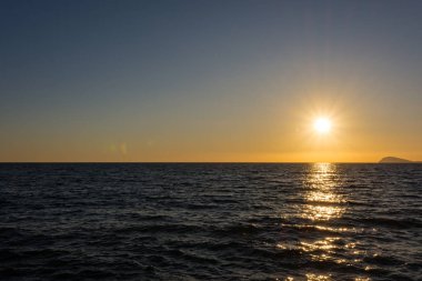Marina di Minturno, Lazio, Gaeta. Spettacolare tramonto sul promontorio di Gaeta.