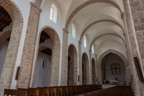Rocchetta a Volturno, Isernia, Molise. S. Vincenzo al Volturno 'dan Benedictine Manastırı. Benedictine Manastırı, Yukarı Volturno Vadisi 'nde, Isernia ili bölgesinde yer alır..