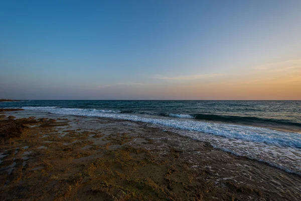 Adriai Tengeren Ostuni Puglia Sunrise Híres Tengerparti Üdülőhely Salento Szívében — Stock Fotó