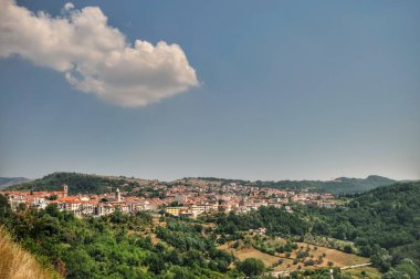 Agnone, Isernia, Molise. Panorama. Agnone (İtalyanca: Agnune), İtalya 'nın Molise eyaletinde yer alan bir şehirdir..