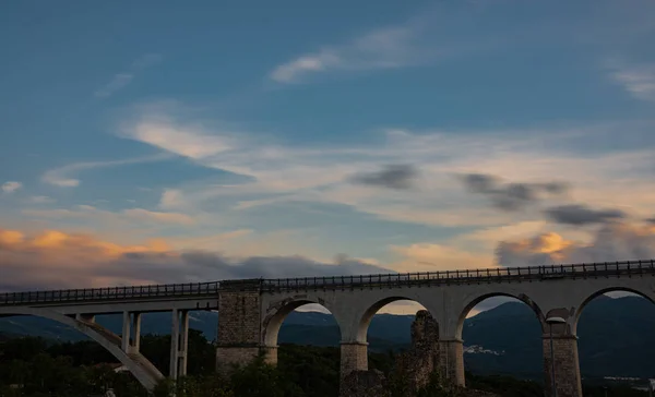 Isernia Molise Italia Puente Ferroviario Santo Spirito Vista Panorámica — Foto de Stock