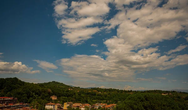 Teano, Campania Felix, İtalya. Güney İtalya 'nın en güzel yerlerinden birinin muhteşem manzarası. Adı da antik Romalılar olan Campania Felix..