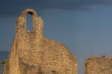 Isernia, Molise, S. Spirito Göksel Manastırı 'nın kalıntıları. Görünüm.