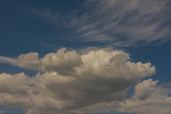 Skyer Himlen Det Vidunderlige Syn Himmel Fuld Skyer Dybde Tredimensionalitet - Stock-foto