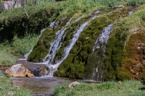 Πάρκο Ποταμού Σάντα Μαρία Ντελ Μολίζε Ισέρνια Λιμνούλα Είναι Ένα — Φωτογραφία Αρχείου