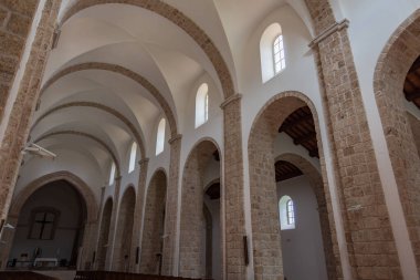 Rocchetta a Volturno, Isernia, Molise. S. Vincenzo al Volturno 'dan Benedictine Manastırı. Benedictine Manastırı, Yukarı Volturno Vadisi 'nde, Isernia ili bölgesinde yer alır..