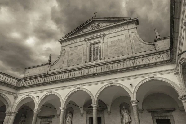 Opactwo Montecassino Jest Klasztor Benedyktynów Znajduje Się Szczycie Montecassino Lacjum — Zdjęcie stockowe