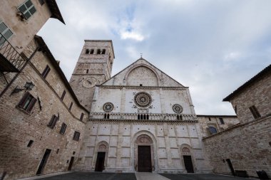 Assisi. San Rufino Katedrali