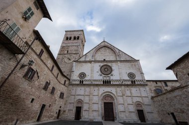 Assisi. San Rufino Katedrali