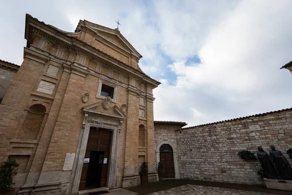 Assisi Nieuwe Kerk — Stockfoto