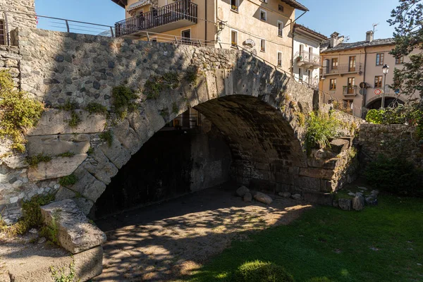 オースタ ローマ時代の石造りの橋 — ストック写真
