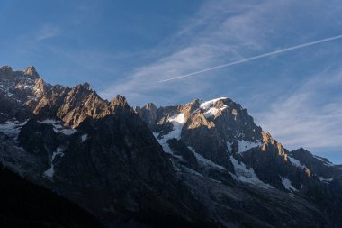 Valle dAosta, İtalya. Mont Blanc kümesi.