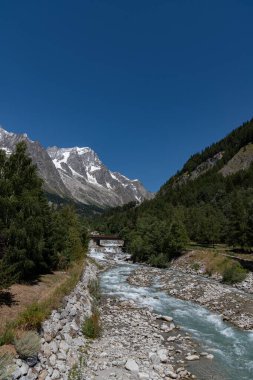 Valle dAosta, İtalya. Mont Blanc kümesi.
