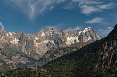 Valle dAosta, İtalya. Mont Blanc kümesi.