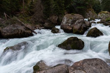 Pr-Saint-Didier (Aosta). Verney 'li Dora Nehri. Pr-Saint-Didier Orridosu.