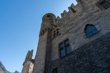 Valle d 'Aosta. Fenis 'in ortaçağ kalesi.