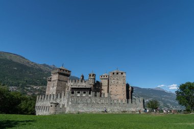 Valle d 'Aosta. Fenis 'in ortaçağ kalesi.