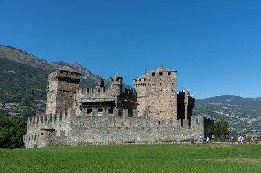 Valle d 'Aosta. Fenis 'in ortaçağ kalesi.