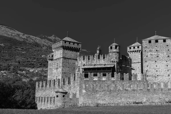 Valle d 'Aosta. Fenis 'in ortaçağ kalesi.