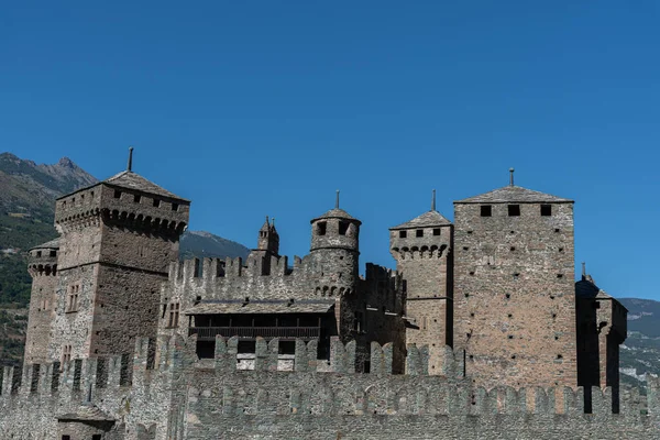Valle d 'Aosta. Fenis 'in ortaçağ kalesi.
