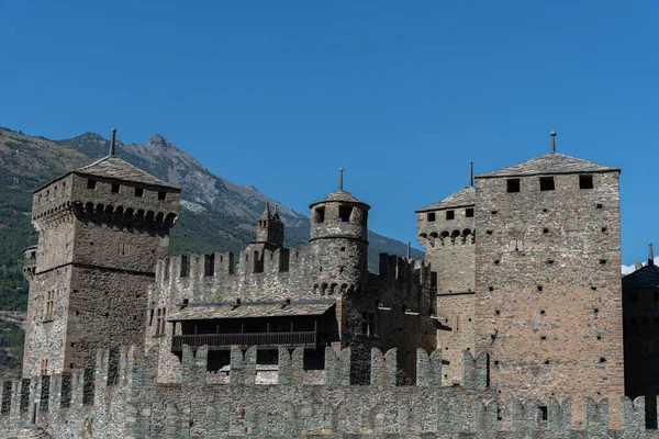 Valle d 'Aosta. Fenis 'in ortaçağ kalesi.