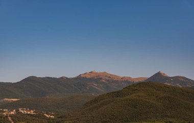 Macchia d 'Isernia köyünden Molise yaz manzarası.