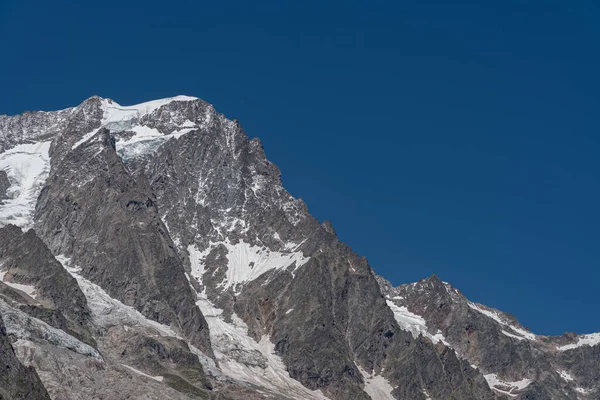 ヴァレ ダオスタ 素晴らしい山のパノラマ — ストック写真