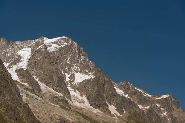 ヴァレ ダオスタ 素晴らしい山のパノラマ — ストック写真