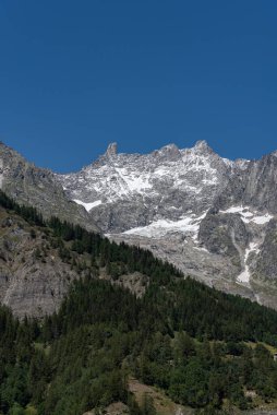 Valle dAosta, İtalya. Mont Blanc kümesi.