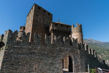 Valle d 'Aosta. Fenis 'in ortaçağ kalesi.