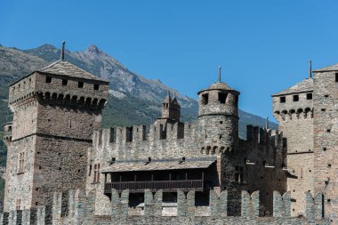Valle d 'Aosta. Fenis 'in ortaçağ kalesi.