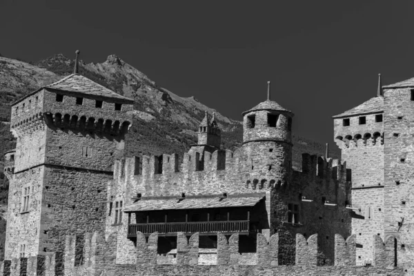 Valle Aosta中世纪的Fenis城堡 — 图库照片