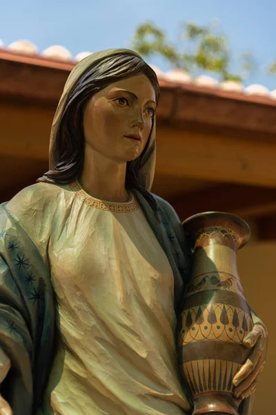 Деревянная Статуя Девы Марии Матери Иисуса Христа — стоковое фото