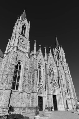 Castelpetroso, Isernia, Molise. Madonna Addolorata 'nın mabedi. 28 Eylül 1890 'da ilk taşın atılmasıyla başlayan ve 1975' te tamamlanan mabet neo-gotik olarak inşa edilmiştir..
