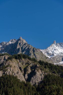 Valle dAosta, İtalya. Mont Blanc kümesi.