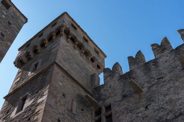 Valle d 'Aosta. Fenis 'in ortaçağ kalesi.
