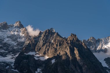 Valle dAosta, İtalya. Mont Blanc kümesi.