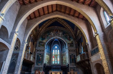 Saint Mariano Katedrali ve Giacomo, Gubbio Piskoposluğu 'nun ana kilisesidir. Numidia 'daki Lambaesi şehitleri Mariano ve Giacomo' ya ithaf edilmiştir..