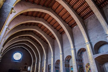 Saint Mariano Katedrali ve Giacomo, Gubbio Piskoposluğu 'nun ana kilisesidir. Numidia 'daki Lambaesi şehitleri Mariano ve Giacomo' ya ithaf edilmiştir..