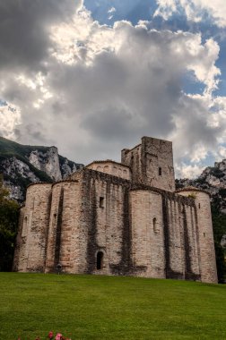 San Vittore alle Chiuse kilisesi (Fransızca: 