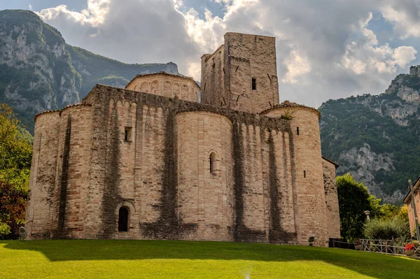 San Vittore alle Chiuse kilisesi (Fransızca: 