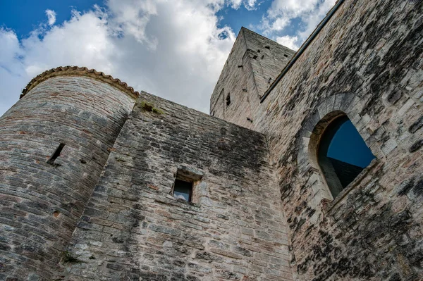 San Vittore alle Chiuse kilisesi (Fransızca: 