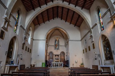 San Giovanni Battista Kilisesi, Umbria 'nın Gubbio şehrinde bulunan dini bir binadır. 13. ve 14. yüzyıllar arasında inşa edilen çan kulesi Gotik, çan kulesi ise Romence..