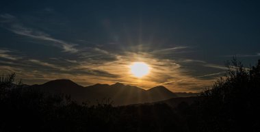 Molise, Adriyatik Denizi 'ne bakan bir İtalyan bölgesidir. Abruzzo Ulusal Parkı 'nın zengin vahşi yaşam ve patikaları olan Appennine dağ sırasındaki bir bölümünü içerir..
