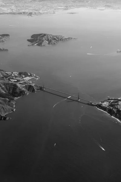 Golden Gate Bridge vanuit de lucht — Stockfoto