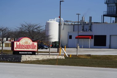 Sheboygan Falls, Wisconsin USA - 25 Şubat 2024: Johnsonville sosis üretimi ve yapım şirketi merkezi Sheboygan Falls, Wis. 1945 'te Ralph F. ve Alice Stayer tarafından kuruldu.