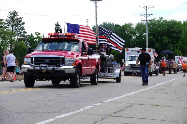 Michigan 'daki geleneksel 50.yıllık geçit töreni günü..