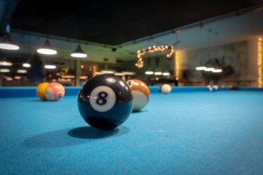 Bilardo topları başlama önce