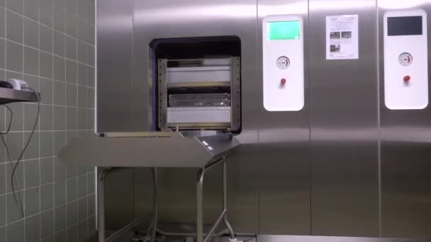 Esterilizador Abre Puerta Descarga Automáticamente Contenido — Vídeo de stock