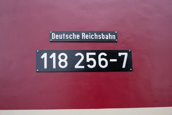 Un vecchio treno storico della Deutsche Reichsbahn del tempo — Foto Stock